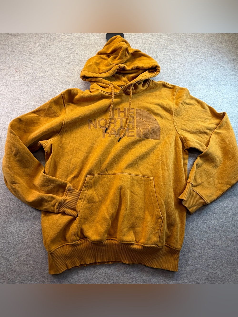 The North Face Men’s Large Mustard Gold Logo Pullover Hoodie Sweatshirt